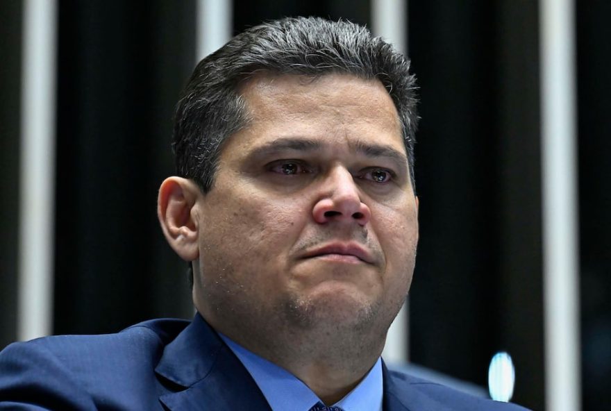 alcolumbre-pauta-projeto-com-custo-bilionario-apos-lula-frustra-lo-e-indicar-messias-ao-stf