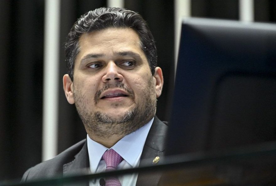alcolumbre-propoe-licenca-ambiental-especial-para-exploracao-de-petroleo-na-foz-do-amazonas3A-analise-mais-rapida-e-processos-flexibilizados