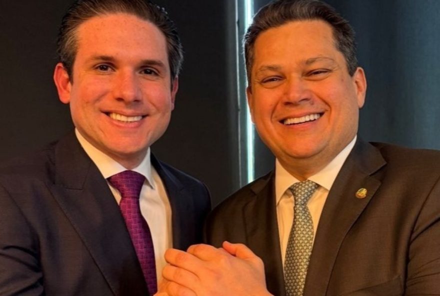 alcolumbre-publica-foto-com-hugo-motta-apos-momento-de-tensao