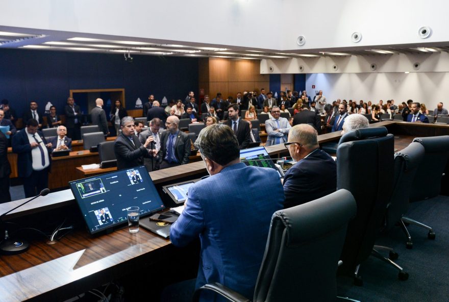 alerj-vota-mais-de-500-projetos-antes-do-recesso-contas-de-claudio-castro-e-adesao-ao-propag-em-pauta alerj-vota-mais-de-500-projetos-antes-do-recesso-contas-de-claudio-castro-e-adesao-ao-propag-em-pauta