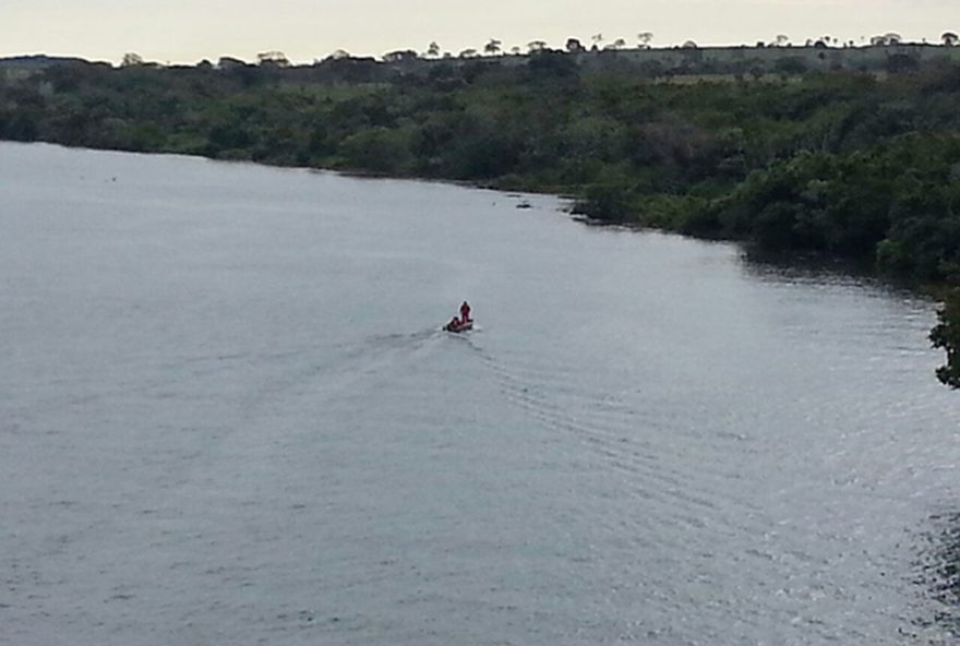 alerta-da-defesa-civil3A-ventos-e-ondas-dificultam-navegacao-no-rio-parana2C-concentracao-de-perigos-no-trecho-proximo-a-pauliceia