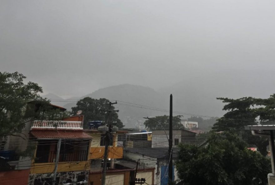 alerta-de-chuvas-intensas-no-rio-de-janeiro-defesa-civil-emite-alertas-preventivos-para-populacao-em-diversas-regioes-incluindo-iraja-grajau-e-ramos alerta-de-chuvas-intensas-no-rio-de-janeiro-defesa-civil-emite-alertas-preventivos-para-populacao-em-diversas-regioes-incluindo-iraja-grajau-e-ramos