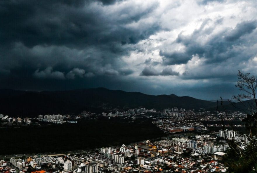 alerta-de-ciclone-extratropical3A-cidades-de-sc-suspendem-aulas-como-prevencao alerta-de-ciclone-extratropical3A-cidades-de-sc-suspendem-aulas-como-prevencao