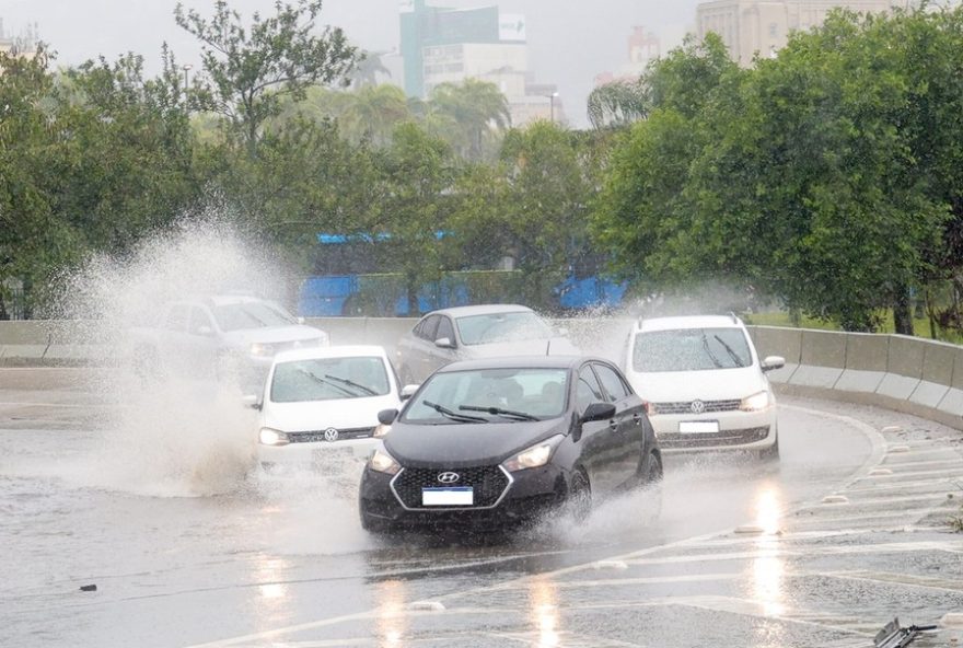 alerta-de-perigo-para-temporais-e-granizo-em-sc3B-previsao-do-tempo0A0A
