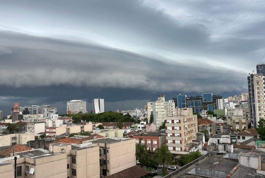 alerta-de-tempestade3A-inmet-emite-aviso-de-perigo-no-rio-grande-do-sul-com-previsao-de-chuvas-fortes-e-granizo