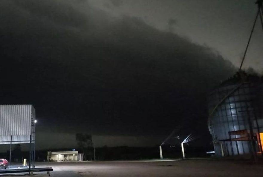 alerta-de-tempo-severo3A-sul-do-brasil-tera-temporais-e-ventos-de-ate-80-km2Fh-neste-fim-de-semana.-confira