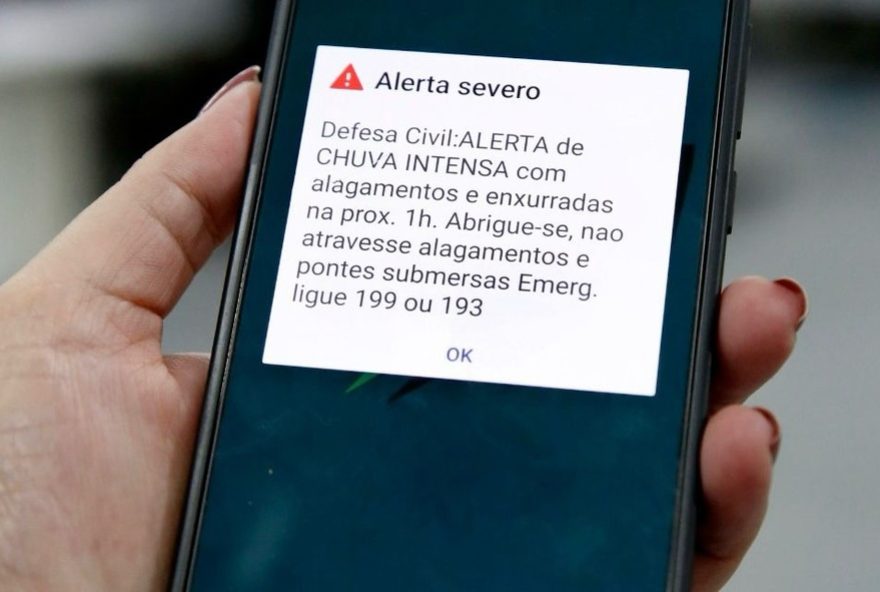 alerta-intrusivo3A-defesa-civil-testa-novo-sistema-em-celulares-no-centro-oeste
