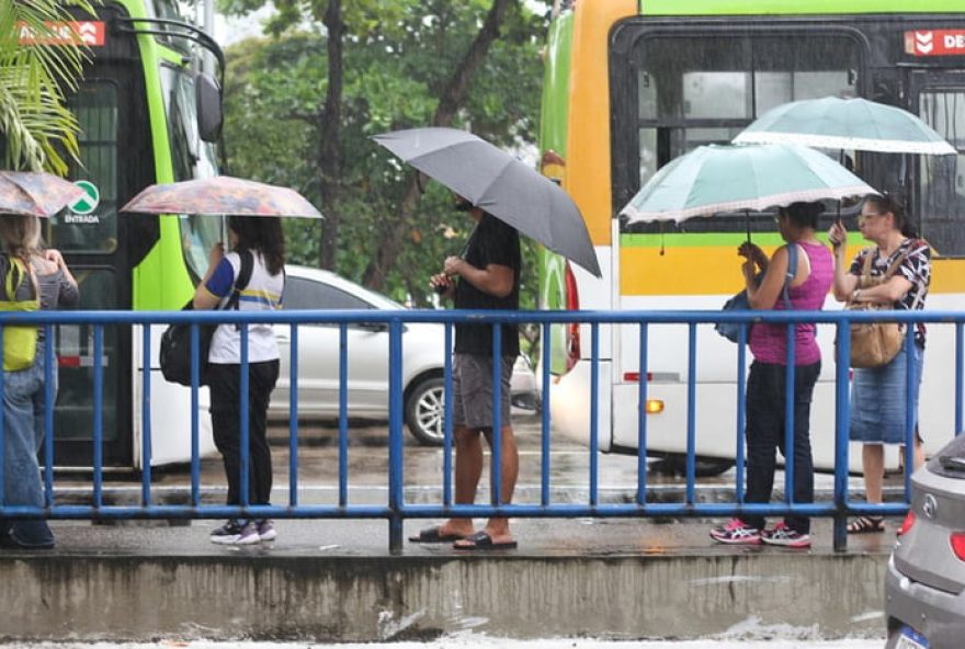 alerta-meteorologico3A-chuvas-intensas-atingem-norte2C-nordeste2C-centro-oeste2C-sudeste-e-parte-do-sul-hoje-42F12.-saiba-mais