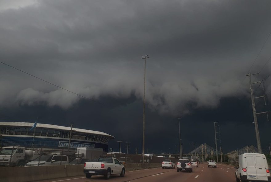alerta-vermelho3A-nuvem-carregada-chega-em-porto-alegre alerta-vermelho3A-nuvem-carregada-chega-em-porto-alegre