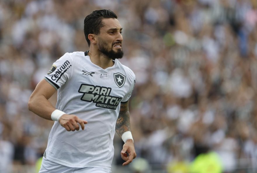 alex-telles3A-heroi-na-vitoria-do-botafogo-na-final-da-libertadores