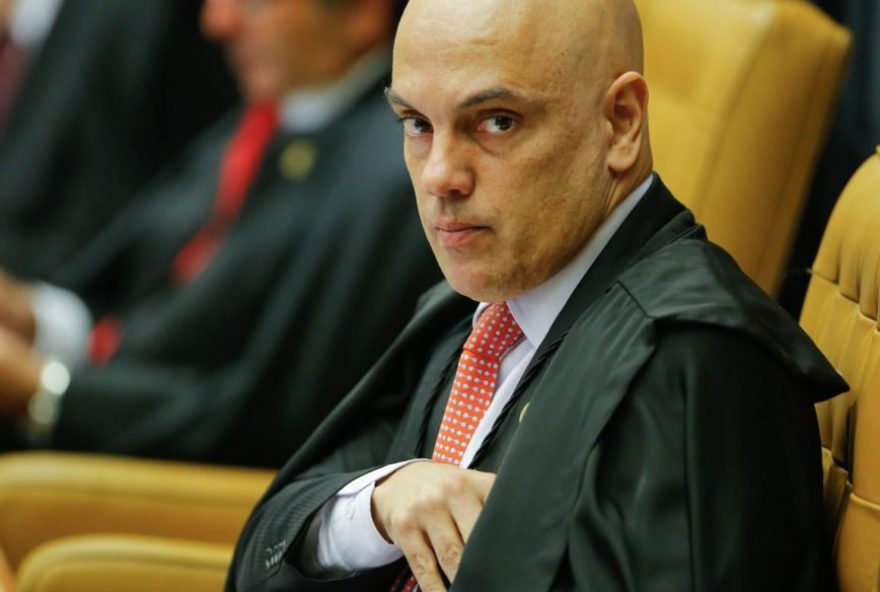 Sessao do STF no doa seguinte a denuncia do Joesley  Batista (JBS) contra o presidente Michem Temer. Facchin com Alexandre Moraes. Foto: Sérgio Lima/PODER 360