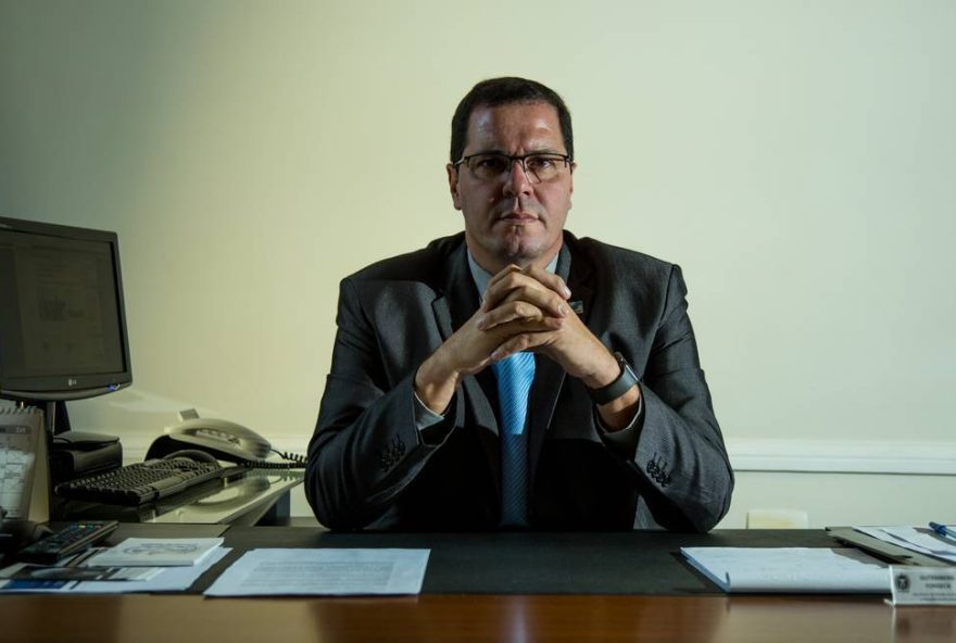 aliado-de-flavio-suspeito-de-elo-com-comando-vermelho-sera-candidato-a-deputado aliado-de-flavio-suspeito-de-elo-com-comando-vermelho-sera-candidato-a-deputado