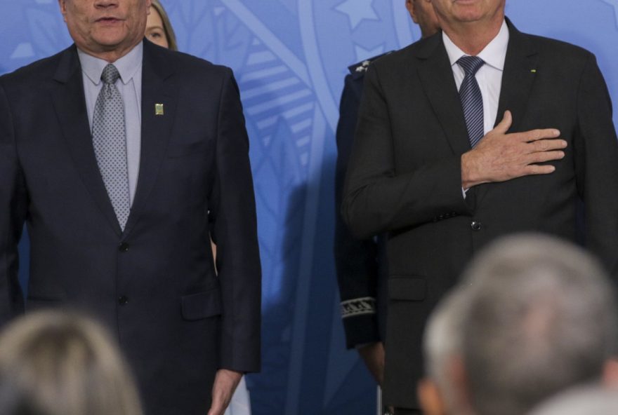 aliados-de-bolsonaro-mostram-irritacao-com-defesa-de-paulo-sergio-que-tentou-implicar-ex-presidente