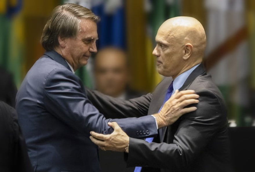 aliados-preveem-bolsonaro-perdendo-guerra-com-moraes-no-stf