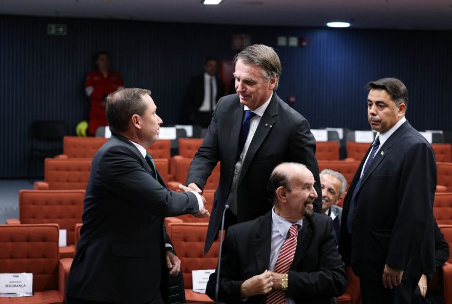 aliados-rebatem-acusacao-de-carlos-bolsonaro3A-22bolsonaro-colocou-todos-na-confusao22