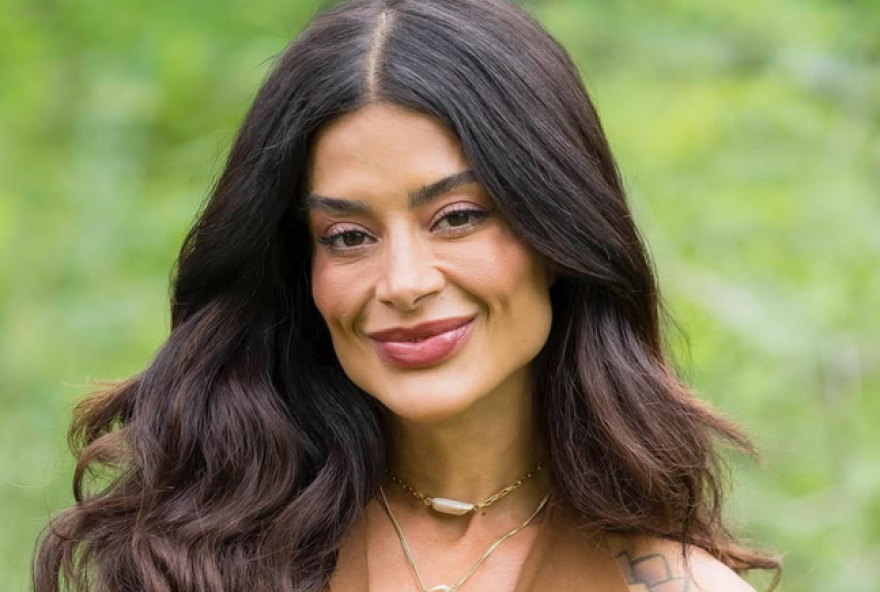 aline-campos2C-ex-bbb-262C-vive-romance-com-deputado-fred-costa3A-detalhes-intimos-no-copacabana-palace-despertam-especulacoes aline-campos2C-ex-bbb-262C-vive-romance-com-deputado-fred-costa3A-detalhes-intimos-no-copacabana-palace-despertam-especulacoes