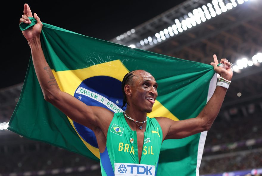 alison-dos-santos-conquista-medalha-de-prata-no-mundial-de-atletismo