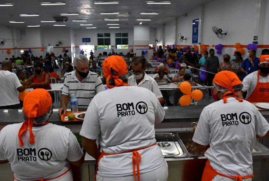 almoco-especial-de-sao-joao-no-bom-prato-presidente-prudente-sp3A-cardapio-tipico-por-apenas-r241