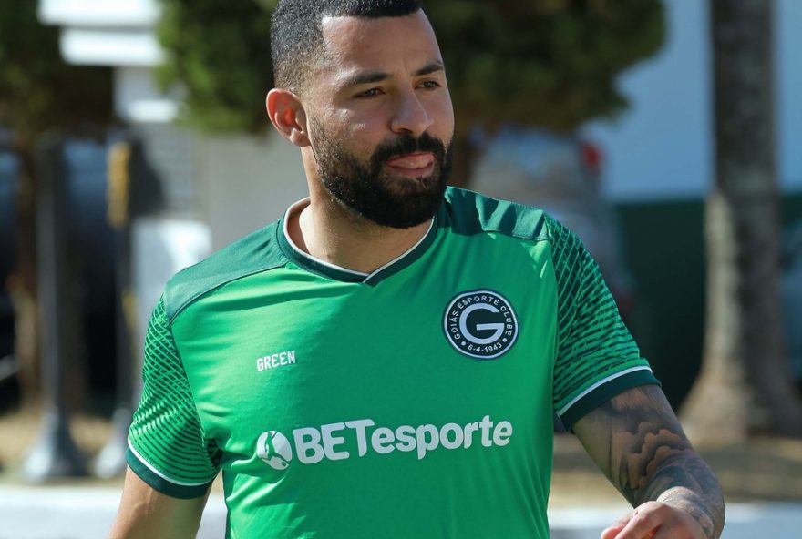 aloisio-rescinde-contrato-com-de-e-encaminha-acordo-com-america-mg3A-terceira-saida-do-clube-nesta-janela-de-transferencias