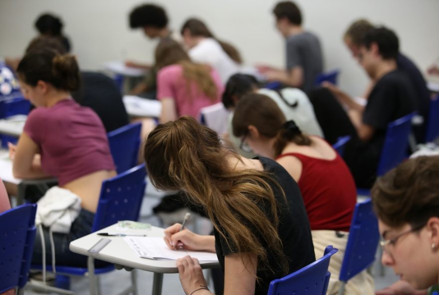 alta-na-evasao-de-alunos-do-ensino-superior-em-campinas alta-na-evasao-de-alunos-do-ensino-superior-em-campinas