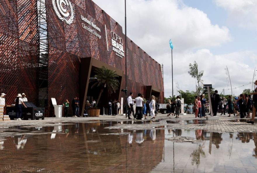 alto-escalao-falta-e-debate-com-petroliferas-na-cop-ignora-mapa-de-lula