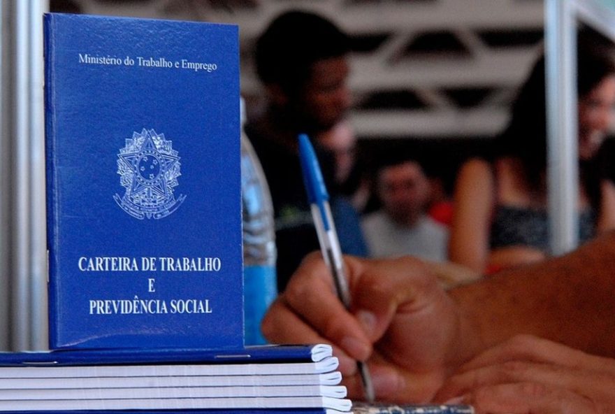 alto-tiete-tem-mais-de-22C9-mil-vagas-de-emprego-nesta-quarta-feira3A-confira-oportunidades-em-mogi-das-cruzes2C-suzano2C-aruja-e-mais