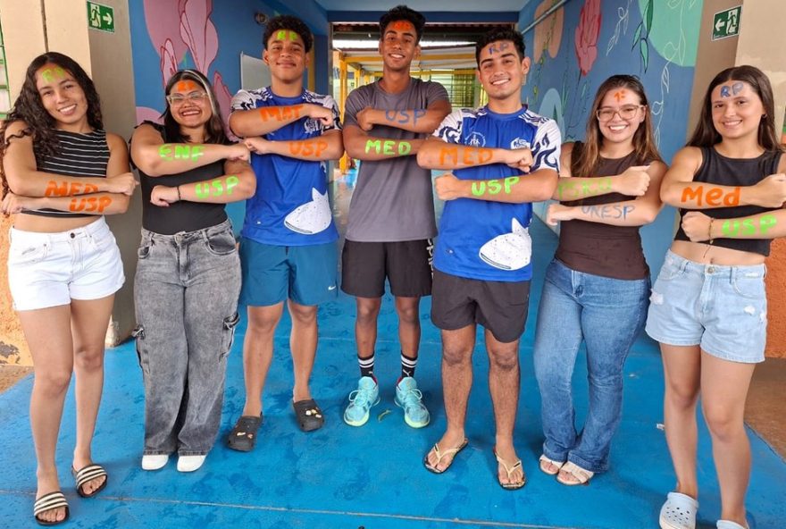 alunos-de-escola-publica-de-sp-emocionam-diretora-com-aprovacao-na-usp3A-orgulho-deles alunos-de-escola-publica-de-sp-emocionam-diretora-com-aprovacao-na-usp3A-orgulho-deles