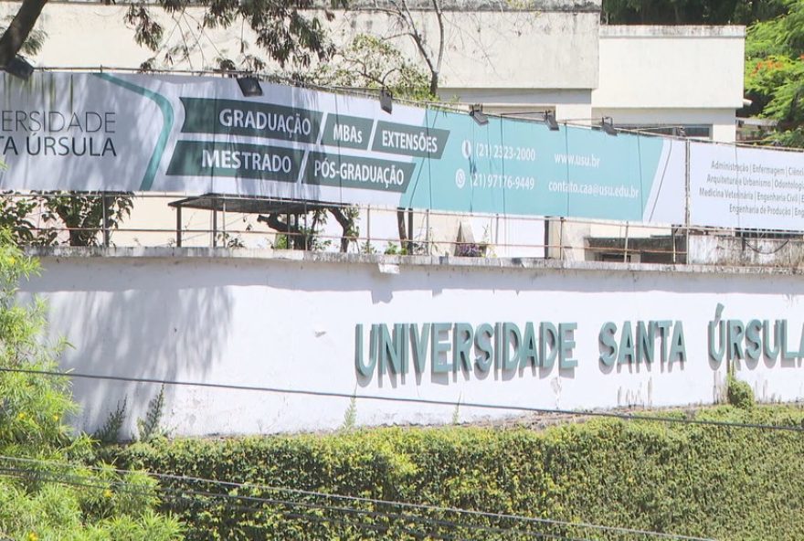 alunos-denunciam-cortes-de-bolsas-na-universidade-santa-ursula3A-irregularidades-a-vista alunos-denunciam-cortes-de-bolsas-na-universidade-santa-ursula3A-irregularidades-a-vista
