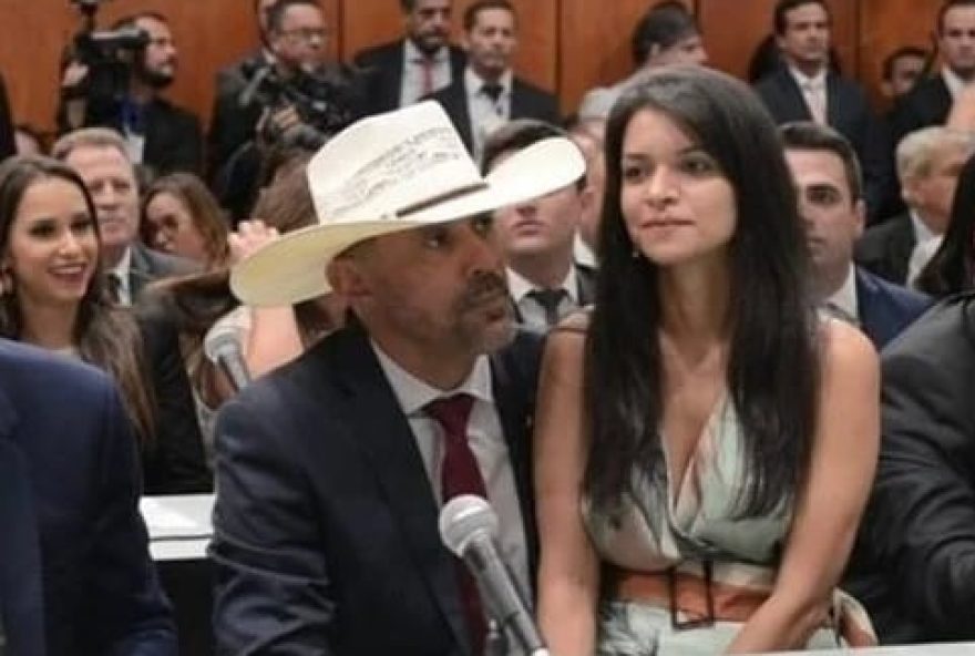 amauri-ribeiro-mulher-colo