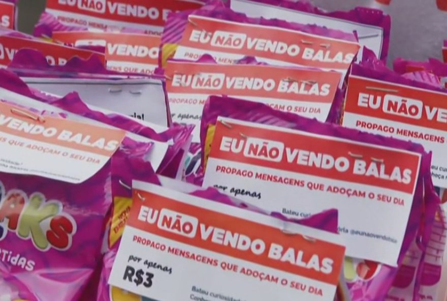 ambulante-da-tijuca-que-vendia-balas-com-recados-otimistas-se-forma-em-administracao