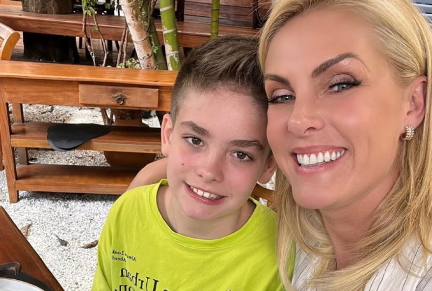 ana-hickmann-celebra-o-primeiro-dia-de-aula-do-filho-alezinho-em-escola-nova