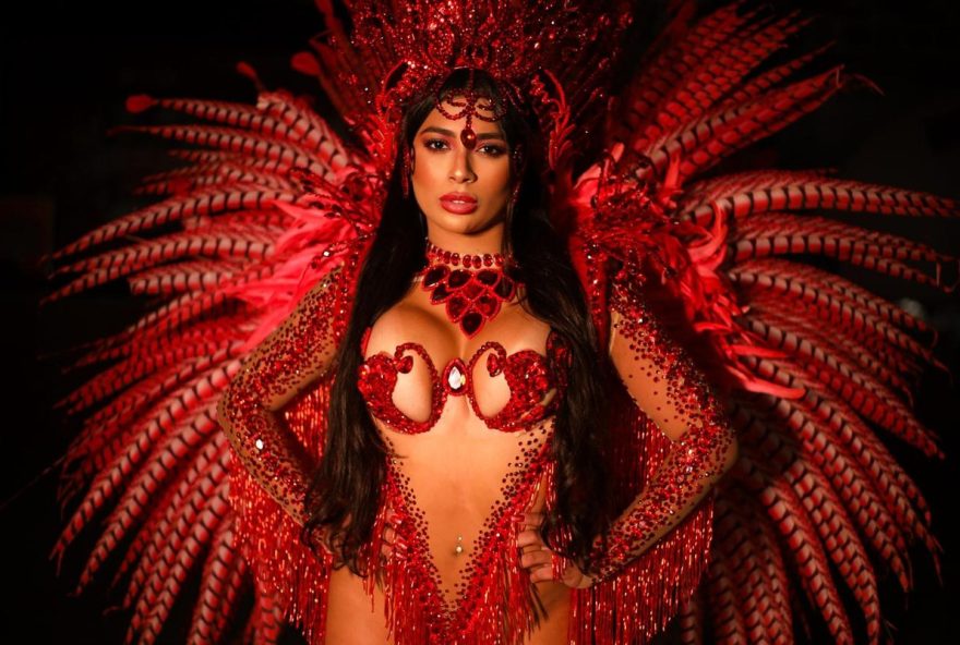 ana-merhi-musa-da-porto-da-pedra-leva-conscientizacao-social-ao-carnaval-2026