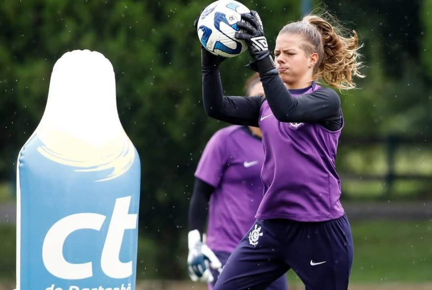 ana-morganti3A-promessa-do-corinthians-e-da-selecao-aos-16-anos
