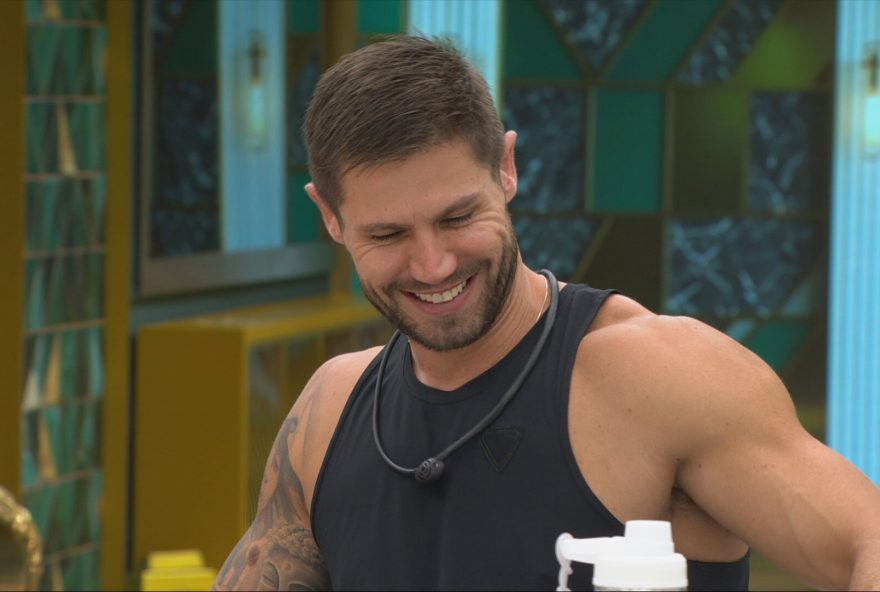 ana-paula-renault-pergunta-para-jonas-sulzbach-sobre-festa3A-repetiu-a-namorada-ou-arrumou-uma-nova3F ana-paula-renault-pergunta-para-jonas-sulzbach-sobre-festa3A-repetiu-a-namorada-ou-arrumou-uma-nova3F