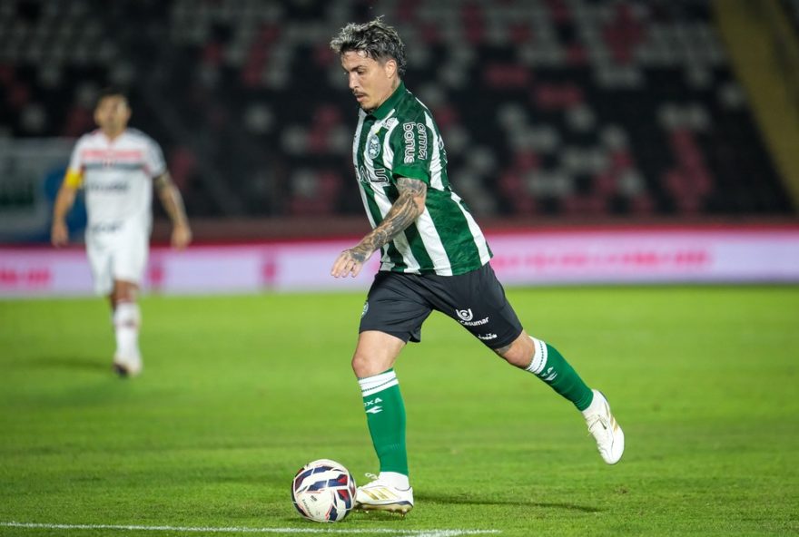 analise-das-atuacoes-do-coritiba-contra-o-botafogo-sp-na-serie-b3A-destaque-para-josue-no-meio-campo