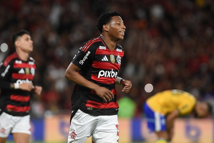 analise-das-atuacoes-do-flamengo-na-vitoria-sobre-o-mirassol3A-plata-e-arrascaeta-se-destacam-no-maracana