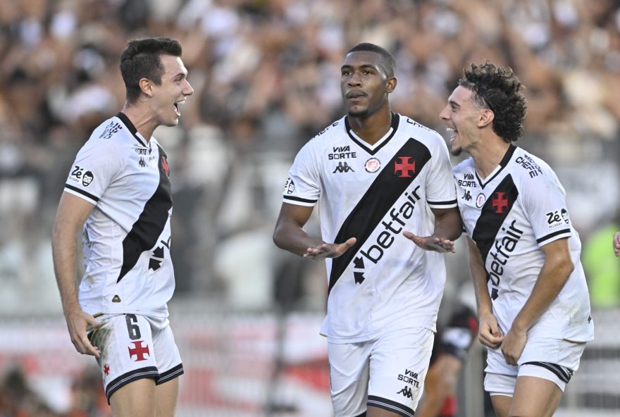 analise-das-atuacoes-do-vasco3A-destaques-para-rayan2C-piton-e-gomez-na-vitoria