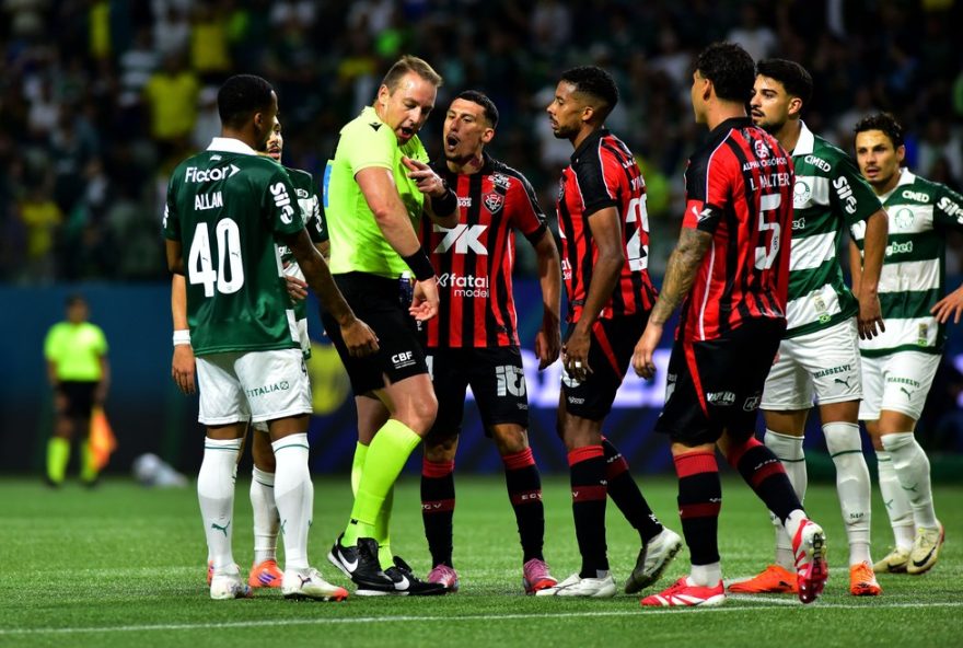 analise-das-atuacoes-individuais-do-palmeiras-apos-tropeco-contra-o-vitoria3A-destaque-para-allan-e-criticas-a-abel-ferreira