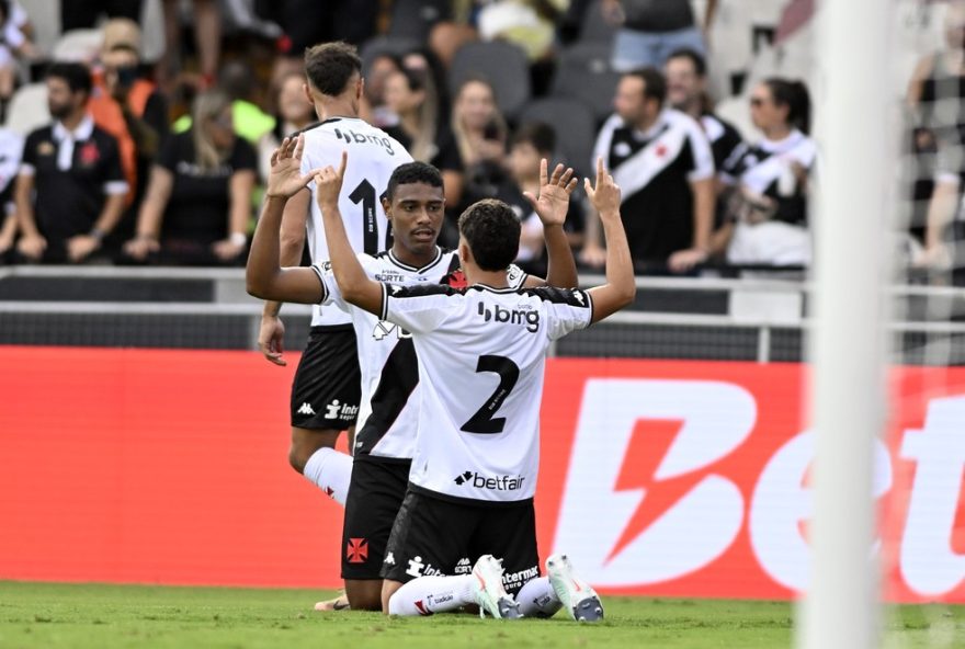 analise-das-atuacoes-no-empate-do-vasco-contra-o-nova-iguacu3A-destaque-para-gb-e-paulinho2C-enquanto-de-lucca-decepciona