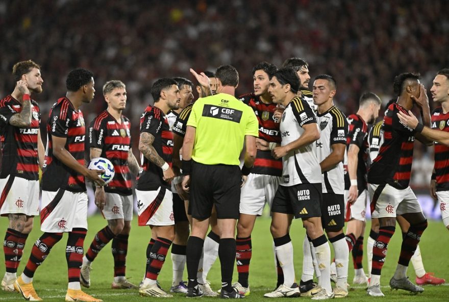 analise-do-var3A-cbf-decide-nao-expulsar-fausto-vera-em-lance-polemico-do-flamengo-x-atletico-mg-no-maracana
