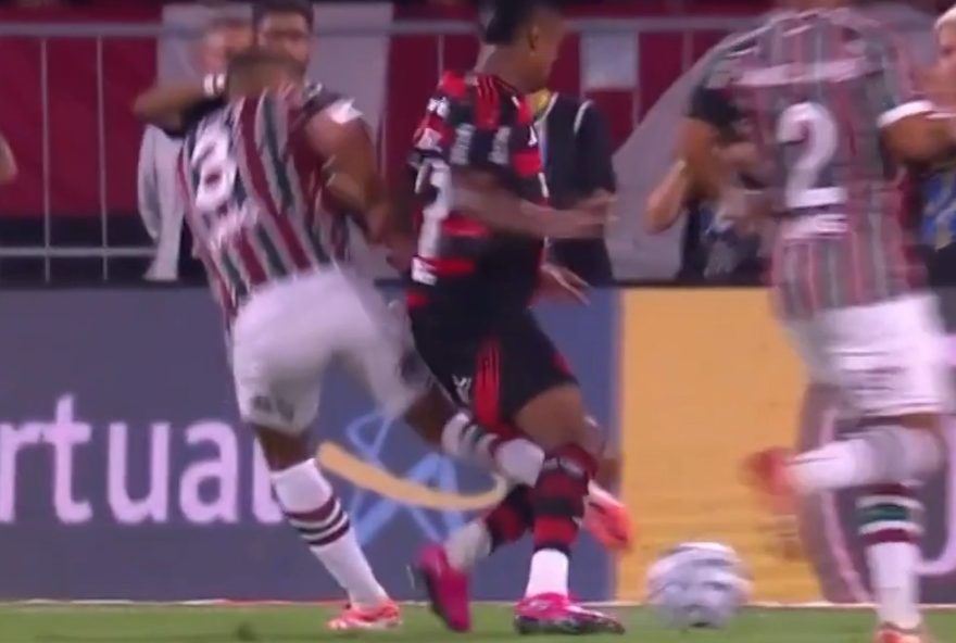 analise3A-arbitro-nao-marca-penalti-para-o-flamengo-em-lance-com-thiago-silva2C-var-entra-em-acao-no-fla-flu3A-saiba-mais-sobre-a-decisao analise3A-arbitro-nao-marca-penalti-para-o-flamengo-em-lance-com-thiago-silva2C-var-entra-em-acao-no-fla-flu3A-saiba-mais-sobre-a-decisao
