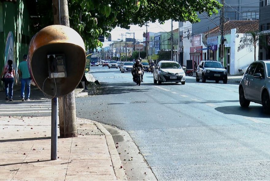 anatel-remove-342-orelhoes-de-ribeirao-preto2C-sp3A-cidade-e-uma-das-ultimas-a-perder-os-aparelhos-no-pais