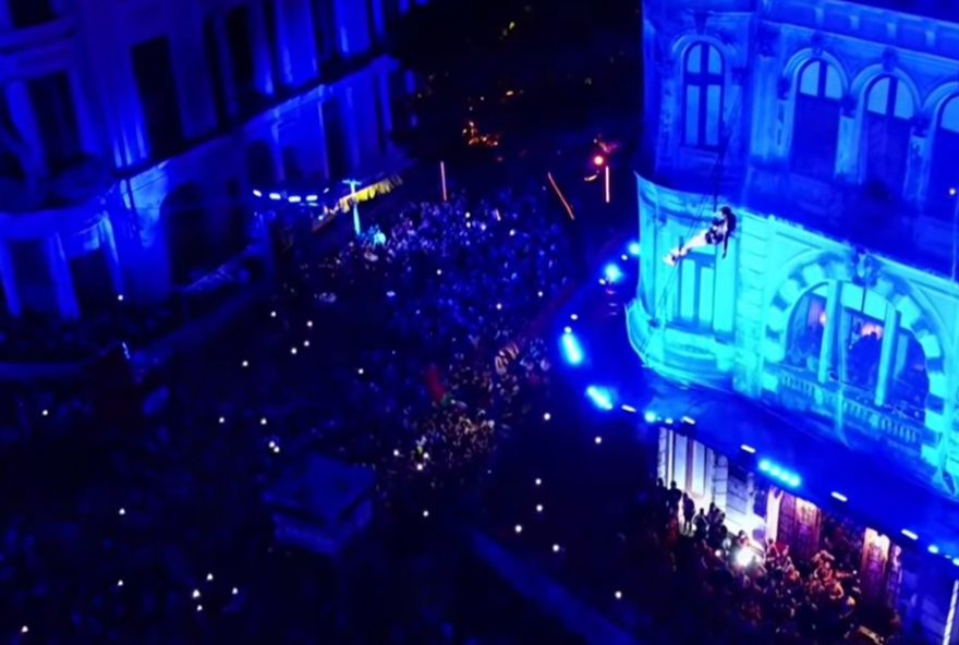 anderson-neiff-surpreende-fas-voando-de-tirolesa-no-carnaval-do-recife3A-um-show-unico-e-inesquecivel-no-marco-zero anderson-neiff-surpreende-fas-voando-de-tirolesa-no-carnaval-do-recife3A-um-show-unico-e-inesquecivel-no-marco-zero