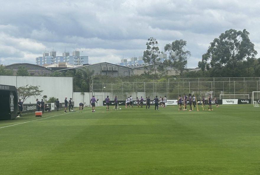 andre-ramalho-na-academia-e-ausencia-de-martinez3A-treino-do-corinthians-vive-expectativa-com-retorno-de-depay