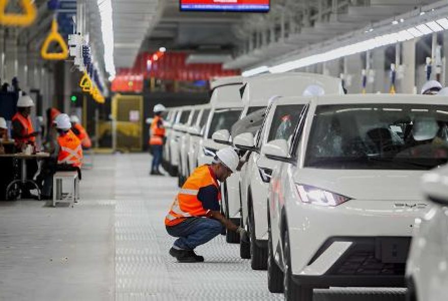 anfavea-pressiona-governo-e-alerta-sobre-impacto-de-decisao-da-byd-no-setor-automotivo-brasileiro anfavea-pressiona-governo-e-alerta-sobre-impacto-de-decisao-da-byd-no-setor-automotivo-brasileiro