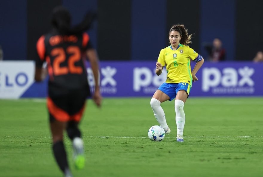 angelina-lidera-selecao-feminina-rumo-ao-titulo-da-copa-america3A-22assumindo-a-responsabilidade22