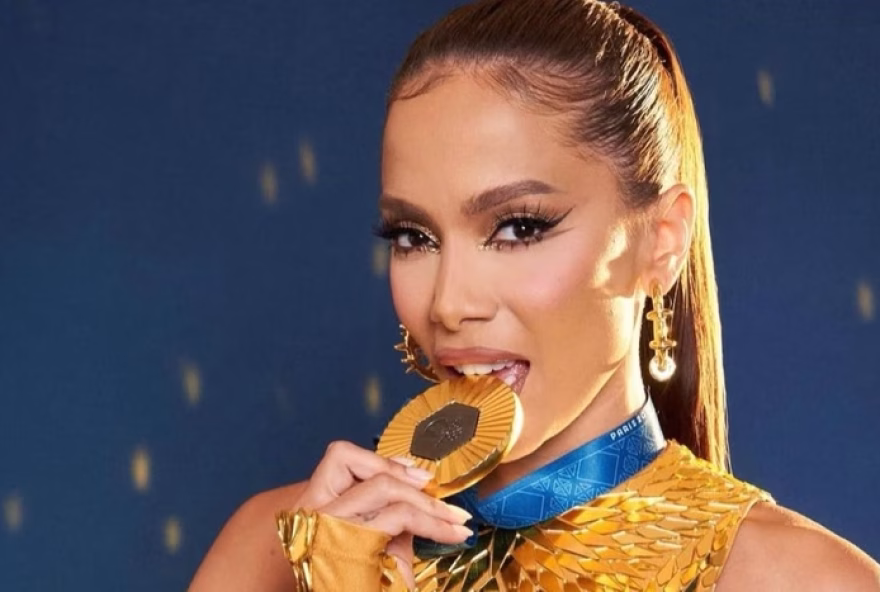 anitta-homenageia-rebeca-andrade-com-fantasia-de-ouro-no-carnaval