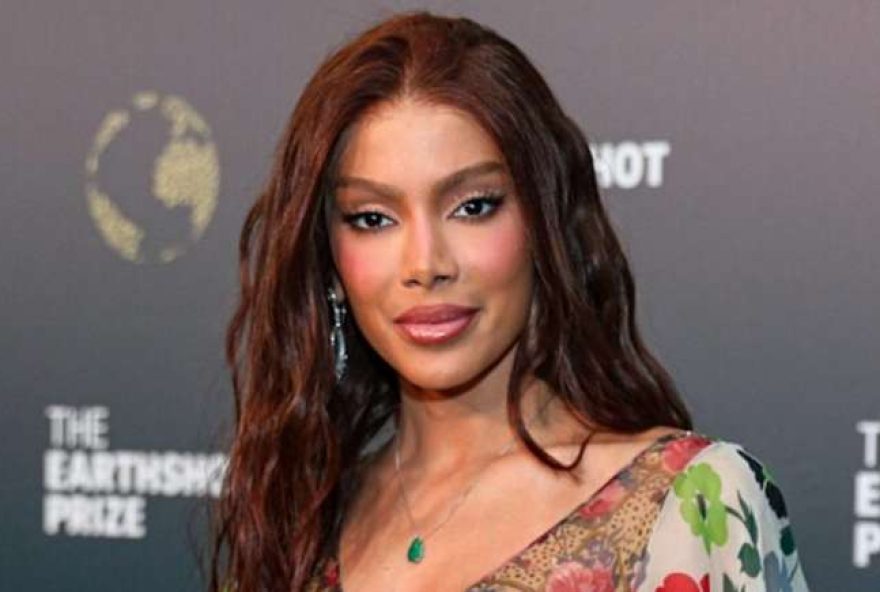 anitta3A-equipe-de-ensaios-se-pronuncia-apos-episodio-de-violencia-no-rio anitta3A-equipe-de-ensaios-se-pronuncia-apos-episodio-de-violencia-no-rio