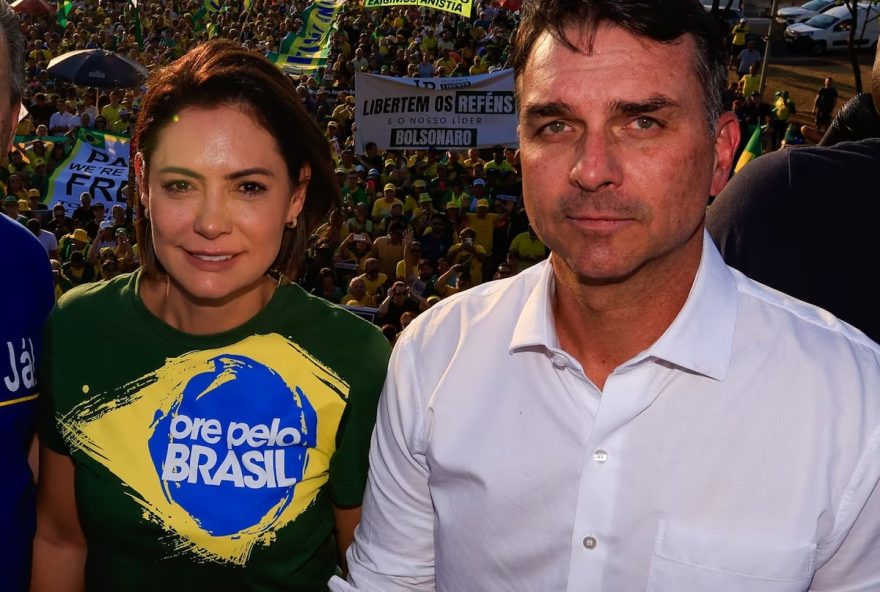 anotacoes-de-flavio-expoem-racha-com-michelle-bolsonaro-por-disputa-ao-senado anotacoes-de-flavio-expoem-racha-com-michelle-bolsonaro-por-disputa-ao-senado