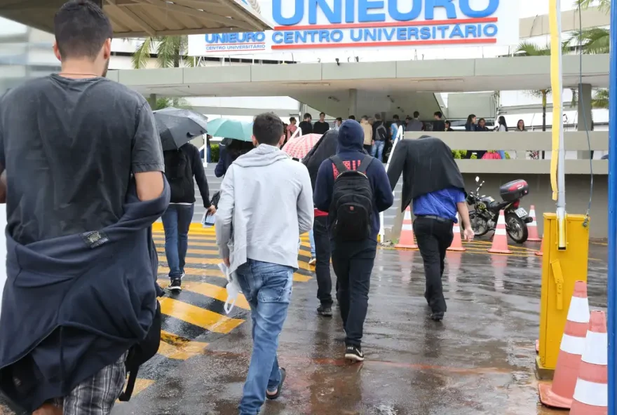 Inscritos no Enade 2023 têm até este sábado ,25, para responder ao Questionário do Estudante. Prova será aplicada no domingo ,26,
(Foto: Reprodução/ Agência Brasil)